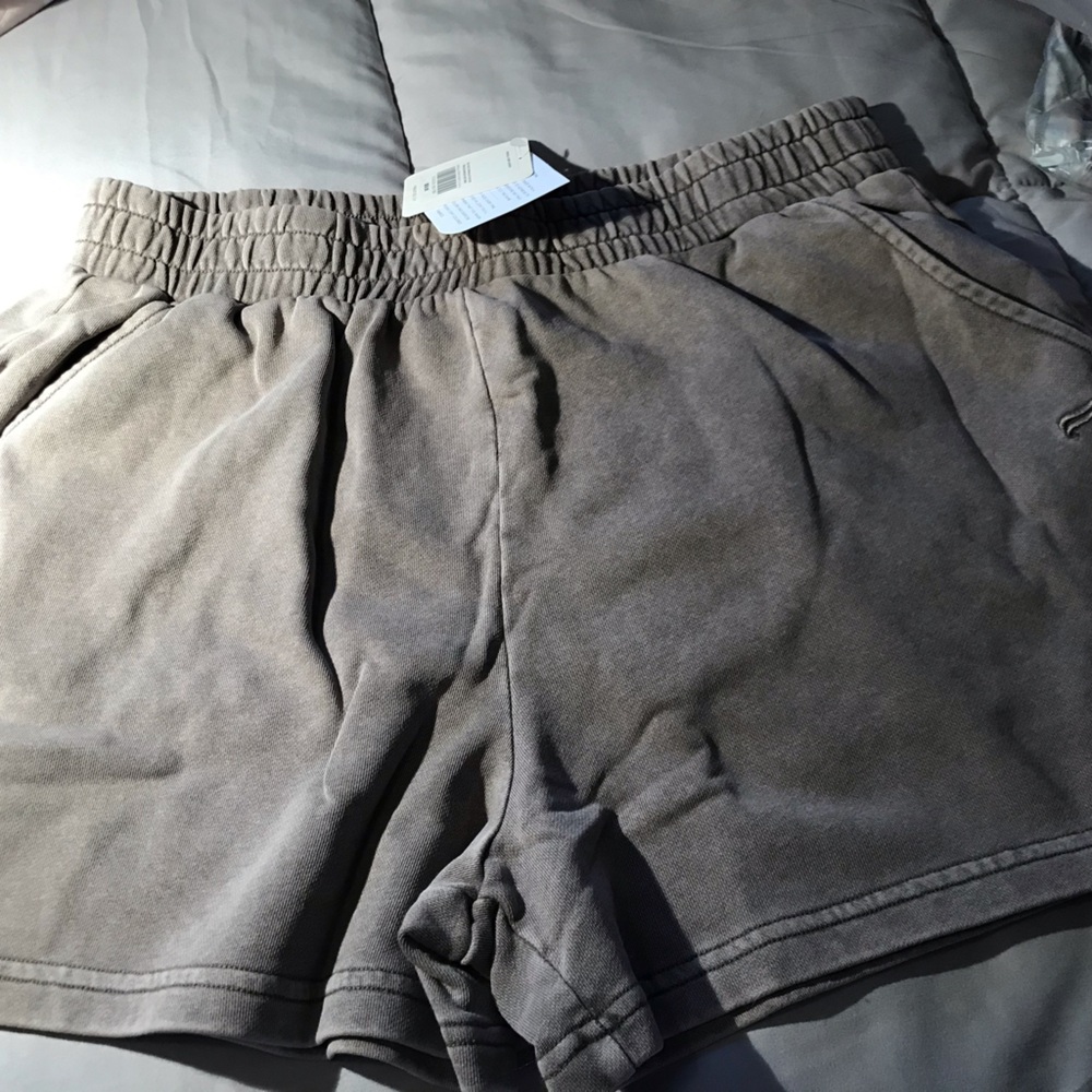 Fabletics Daniella Terry shorts frontier xl  faded avocado green